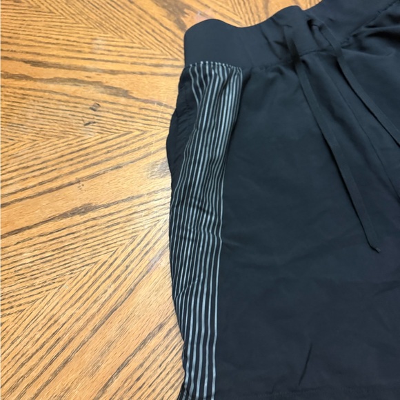 Under Armour Women's Black and Gray Athletic Shorts - Picture 6 of 8